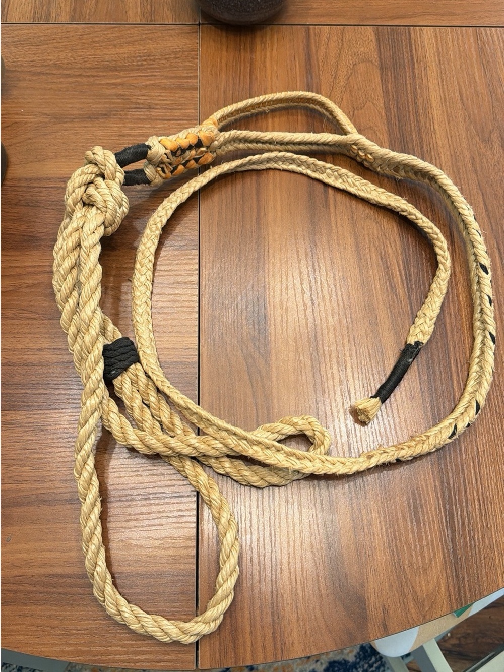 Rode mart mutton rope